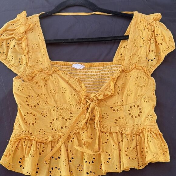 a'gaci Tops - AGACI Yellow Floral Ruffle Embroidered Cropped Blouse L Boho cottagecore